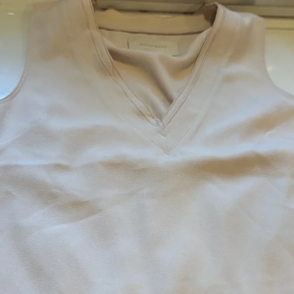 NWT Brochu Walker Soft Cream V-neck Top - Size Small - Picture 11 of 15